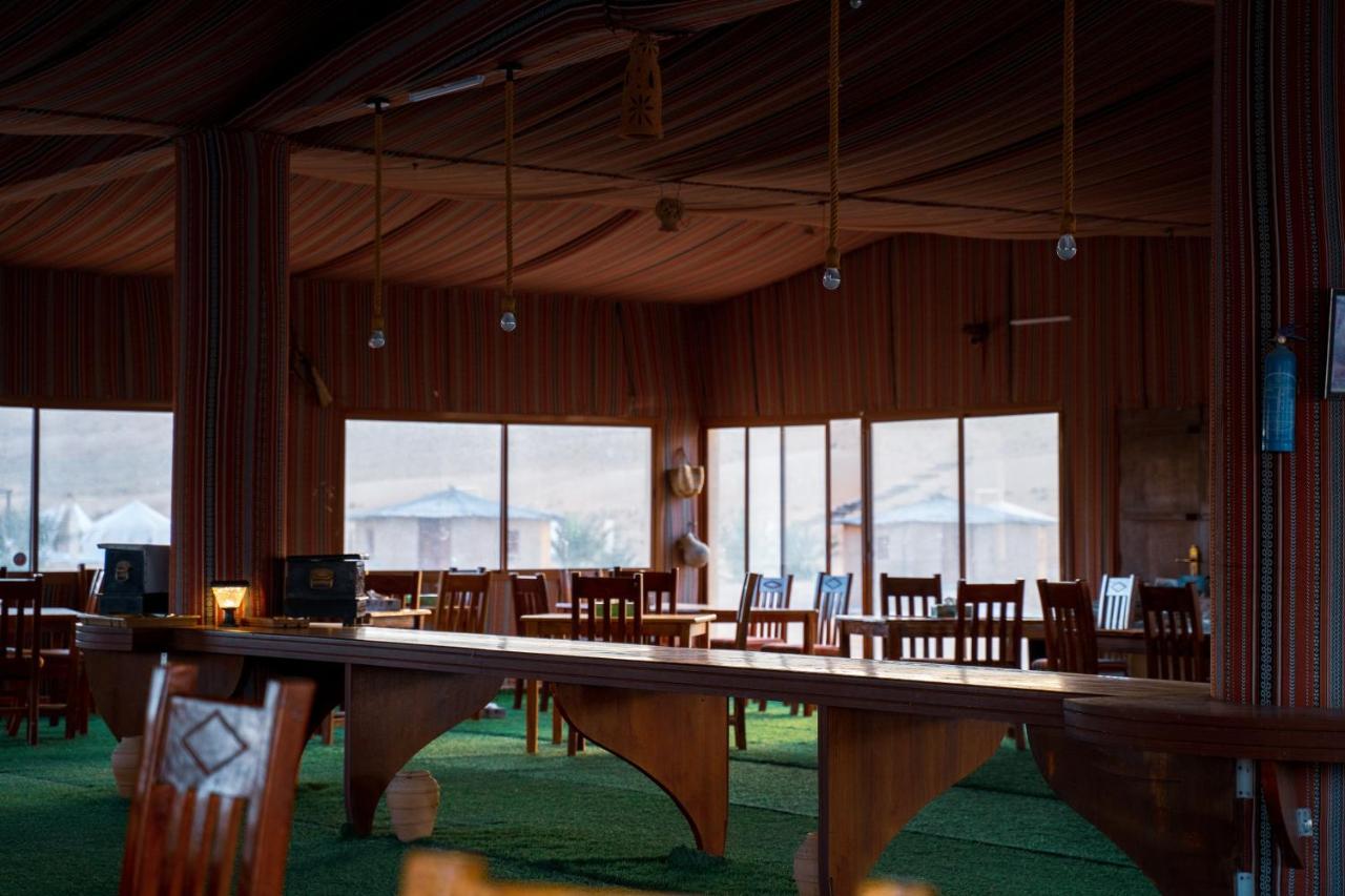 Safari Desert Camp Shāhiq Exteriör bild