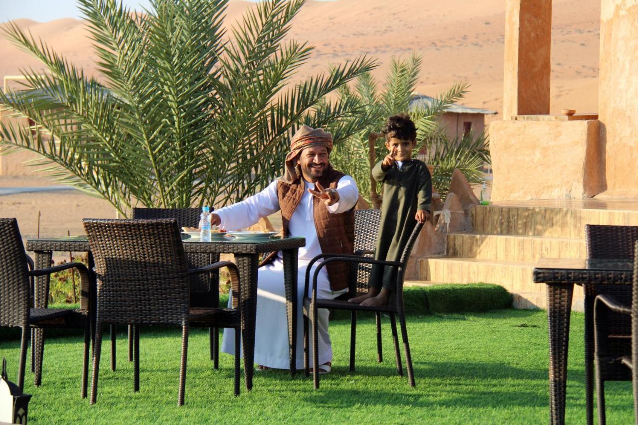 Safari Desert Camp Shāhiq Exteriör bild